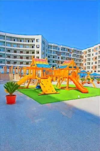 Apartahotel In Tiba Golden With Private *