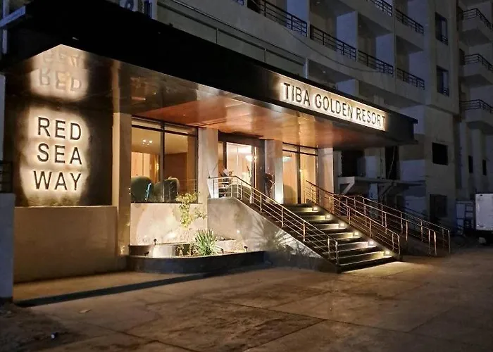 Apartahotel In Tiba Golden With Private