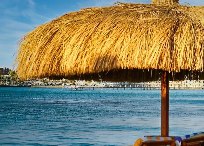 Apartahotel In Tiba Golden With Private Hurghada